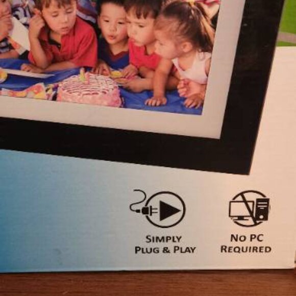 Pandigital Panimage -Inch LED Digital Picture Frame (Black) - Picture 6 of 6